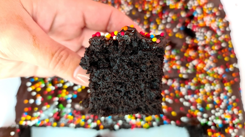 עוגת שוקולד במתיקות עדינה עוגת שוקולד במתיקות עדינה