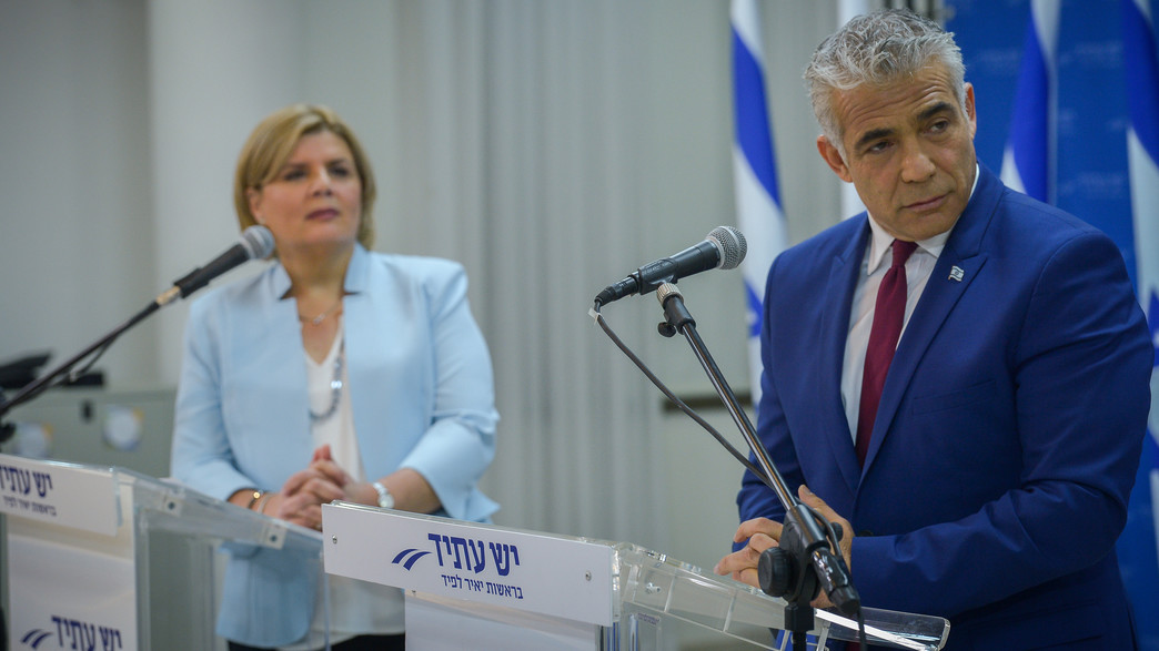 יאיר לפיד, אורנה ברביבאי, יש עתיד