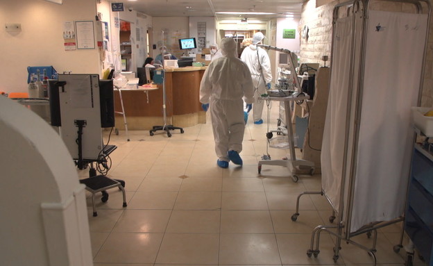 תיעוד של העומס במחלקת הקורונה בבית החולים לניאדו (צילום: החדשות 12, החדשות12)