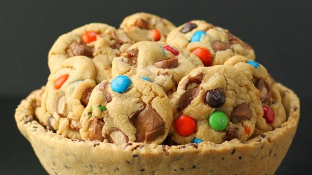 קערה מעוגיית שוקולד צ'יפס ענקית קערה מעוגיית שוקולד צ'יפס ענקית