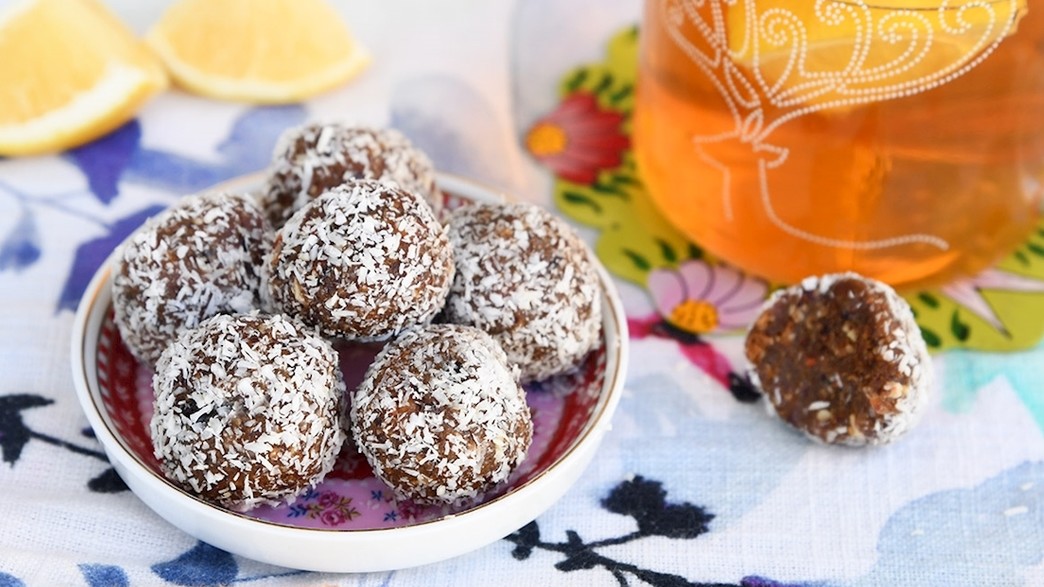 כדורי תמרים וטחינה