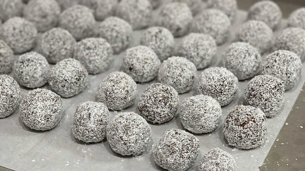 כדורי תמרים של תומר אומנסקי כדורי תמרים של תומר אומנסקי