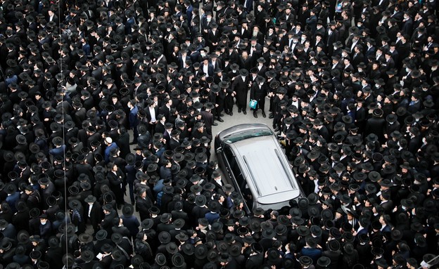 הלוויה המונית של הרב סולובייצ'יק בירושלים (צילום: פלאש 90)