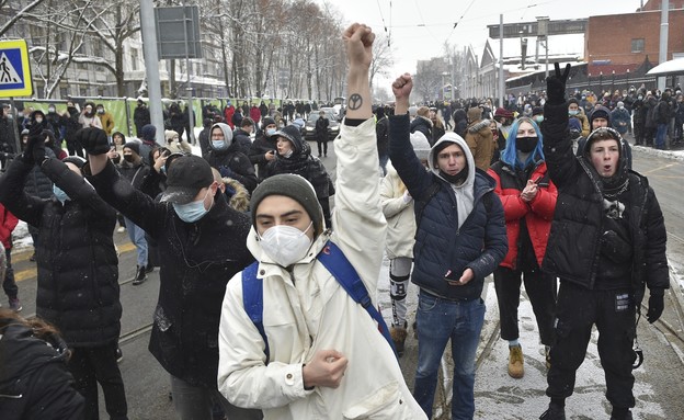 מהומות ברוסיה תמיכה במנהיג האופוזיציה אלכסיי נבלני (צילום: AP)