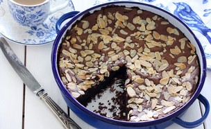 עוגת שוקולד ושקדים ללא גלוטן (צילום: ענבל לביא)