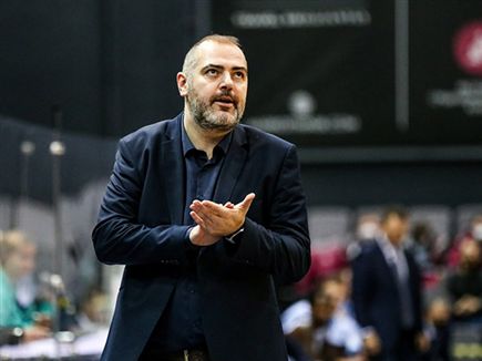 דדאס, כל הזרים יהיו לרשותו (FIBA) (צילום: ספורט 5)