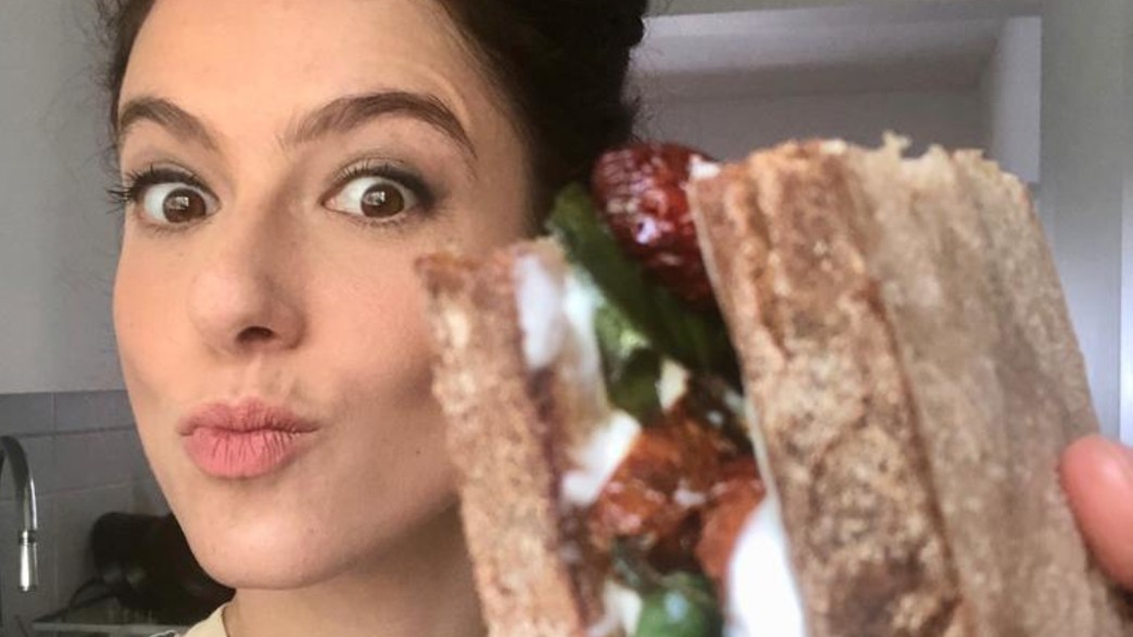 כריך עגבניות מיובשות של ריטה גולדשטיין כריך עגבניות מיובשות של ריטה גולדשטיין