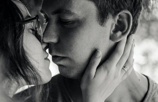 מתנשקים (צילום: andriyko-podilnyk, unsplash)