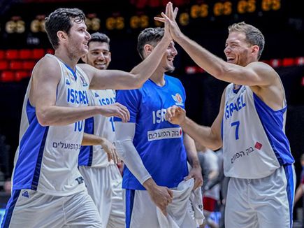 (FIBA) (צילום: ספורט 5)