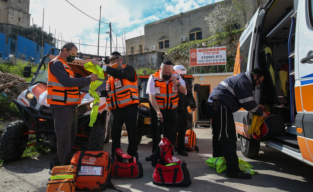 היערכות לשלג בירושלים (צילום: דוד כהן, פלאש/90 )