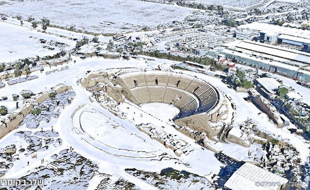 הדמיה של קיסריה מכוסה בשלג (צילום: SimplexMapping/Facebook)