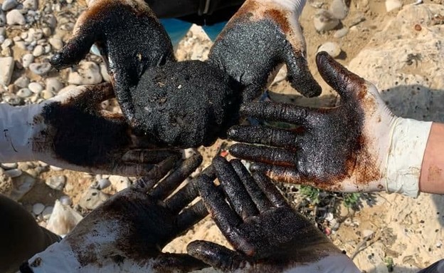 זיהום חופי ישראל (צילום: איגוד ערים שרון כרמל)