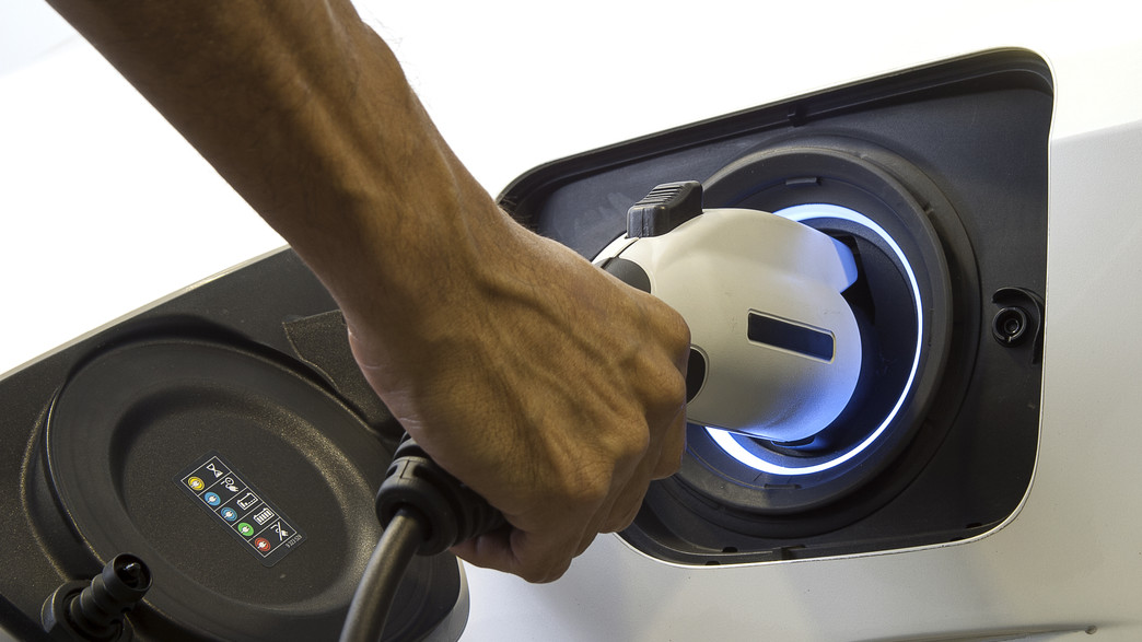 תדלוק מכונית חשמלית תדלוק מכונית חשמלית