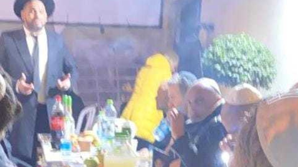 אייל גולן יושב שבעה על אביו. פברואר 2021 אייל גולן יושב שבעה על אביו. פברואר 2021