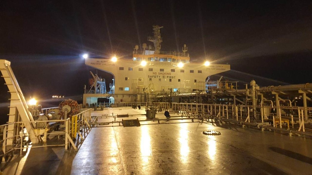 האונייה מינרבה הלן ביוון, מכלית, זפת