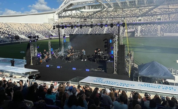 הופעה של עברי לידר באצטדיון בלומפילד בת"א (צילום: נעה סגלוביץ, N12)