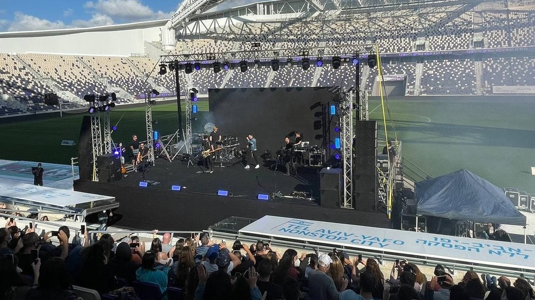 הופעה של עברי לידר באצטדיון בלומפילד בת"א