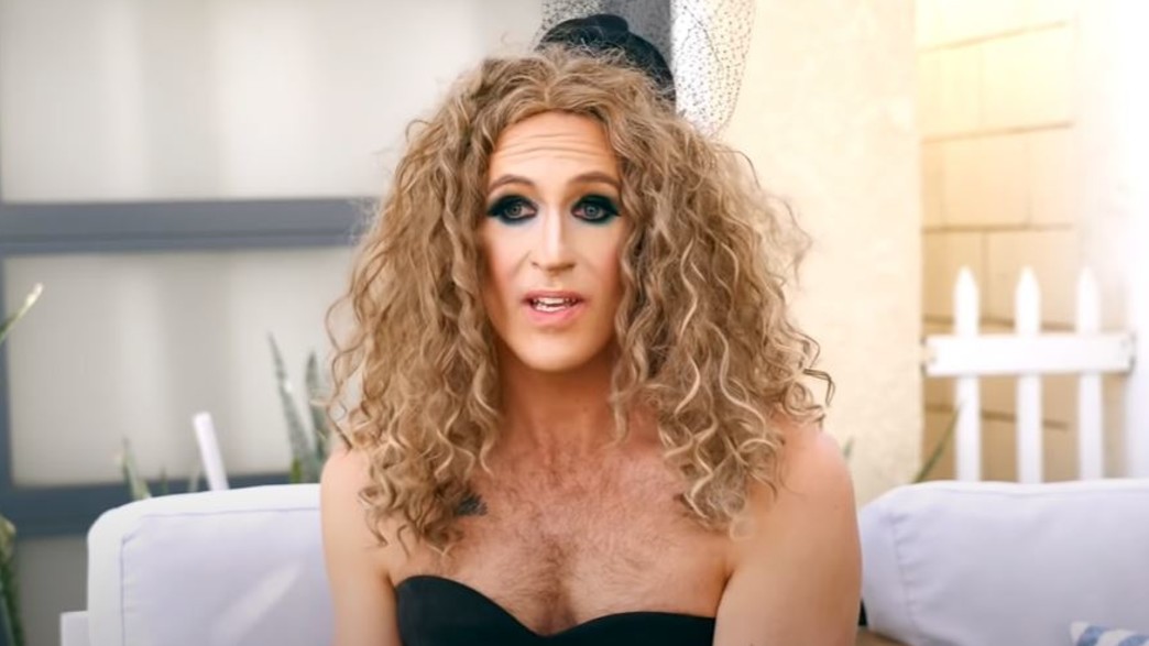 ג'ימי פאולי בתור קארי בראדשו