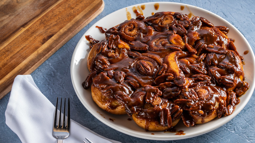 סינמון רול עם טופי ופקאן - חיים כהן