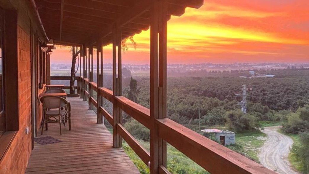 בית הראשונות, ג - 6