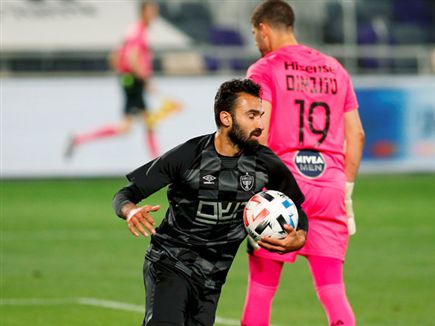 אוחנה המתיק עם שער מקרוב (אלן שיבר)