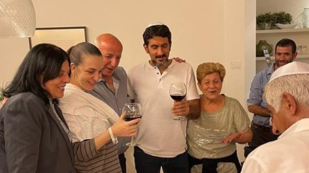 לוסי אהריש, צחי הלוי