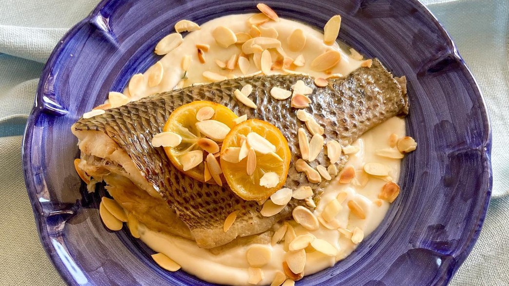 דג אמנון אפוי על קרם שקדים ולימון