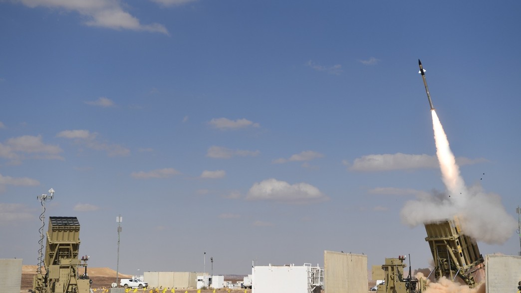 הושלמו בהצלחה הניסויים במערכת "כיפת ברזל" הושלמו בהצלחה הניסויים במערכת "כיפת ברזל"