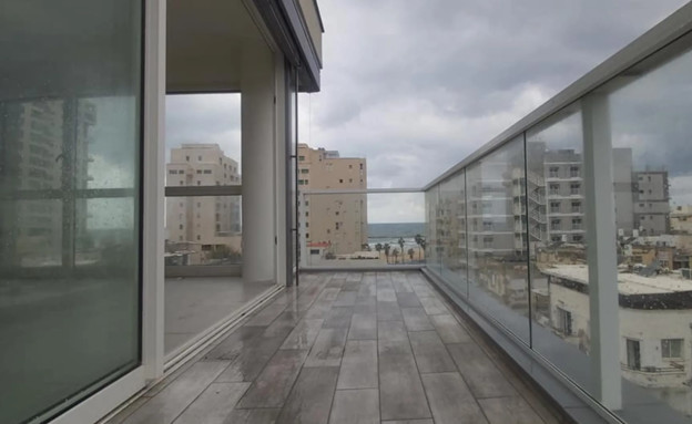דירה ברחוב גאולה בתל אביב (צילום: אלון גוטהרץ, דלתות מסתובבות)