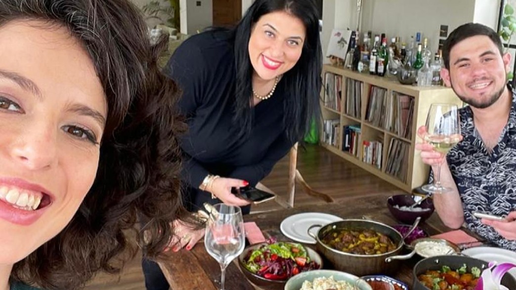 מפגש החג של ריטה, תומר ויונית