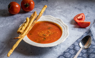 מרק עגבניות ואורז - חופית סרמילי (צילום: נתנאל ישראל)