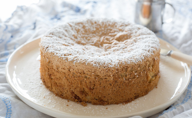 עוגת קוקוס, פיסטוק ושוקולד לבן שלמה עוגת קוקוס, פיסטוק ושוקולד לבן שלמה