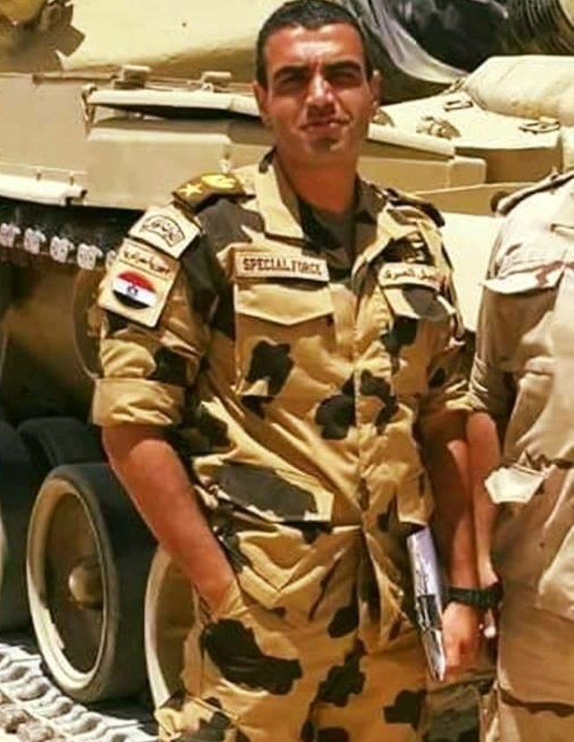 קצין הקומנדו המצרי (צילום: Egyptian armed forces)