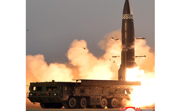 הטיל הבליסטי שקוריאה הצפונית שיגרה (צילום: רויטרס)