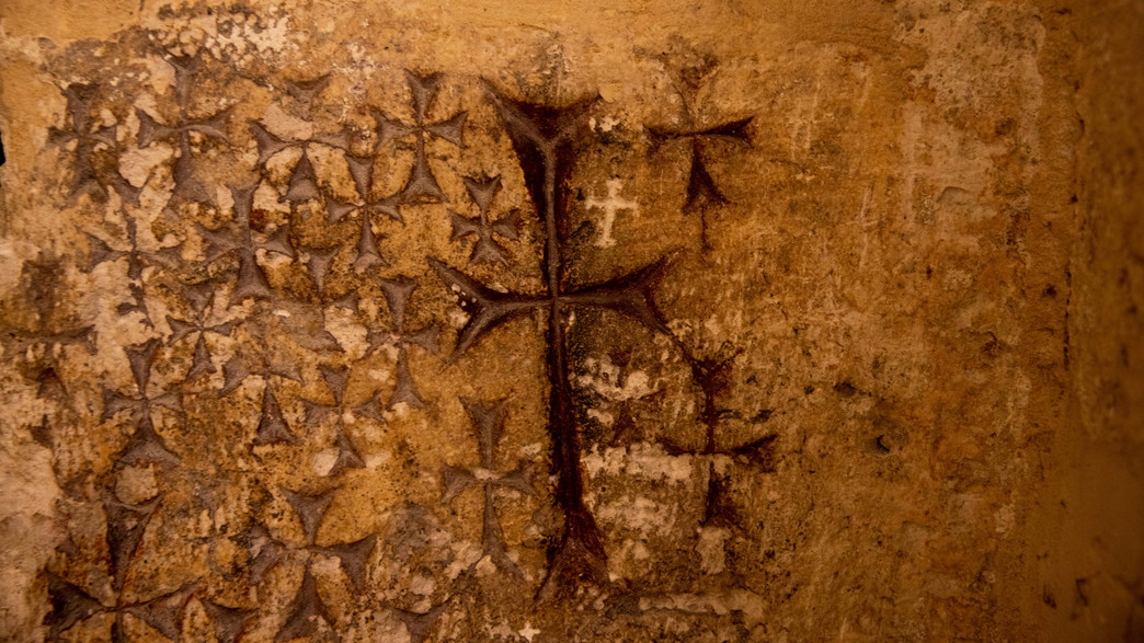 צלבים בכנסיית הקבר