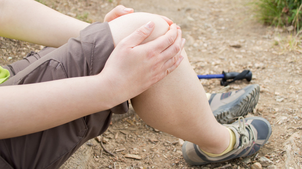 אישה נופלת, נפילה, אילוסטרציה אישה נופלת, נפילה, אילוסטרציה