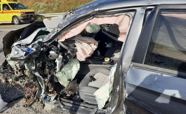 זירת תאונת הדרכים בכביש 90 שבה נהרג גבן כבן 40 (צילום: תיעוד מבצעי כבאות והצלה)