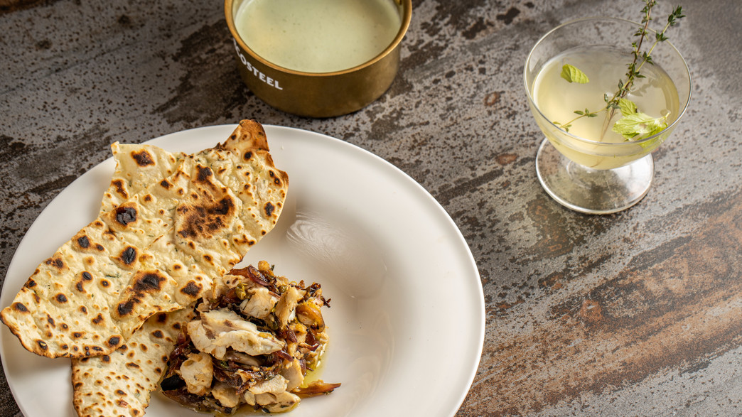 שווארמה דג עם נאן ויוגורט חריף – אסף, איתיאלה וגיא