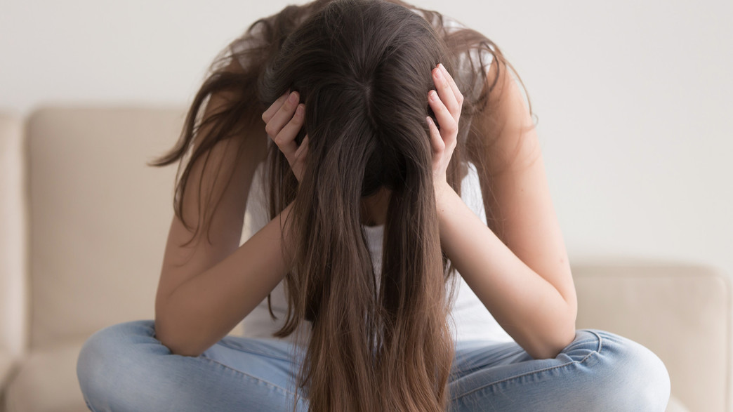 אישה לא מרגישה טוב