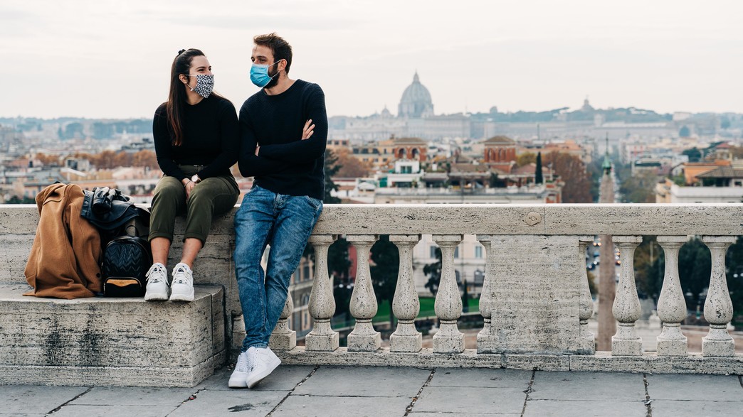 החברות נלחמות על גיוס עובדים - עם חופשות והטבות