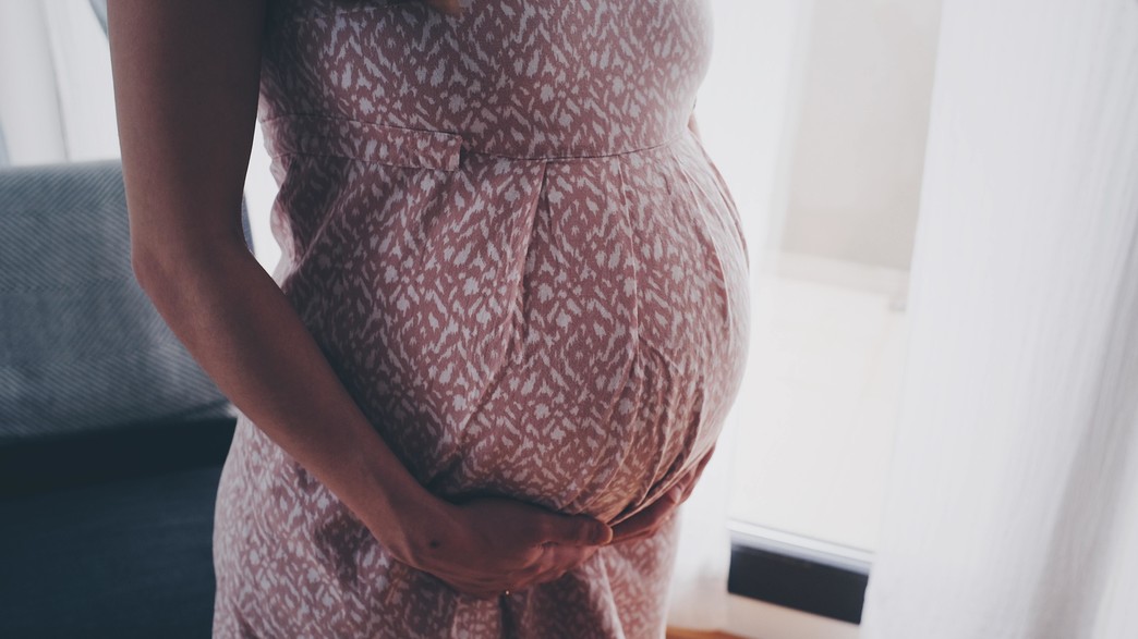 אישה בהריון