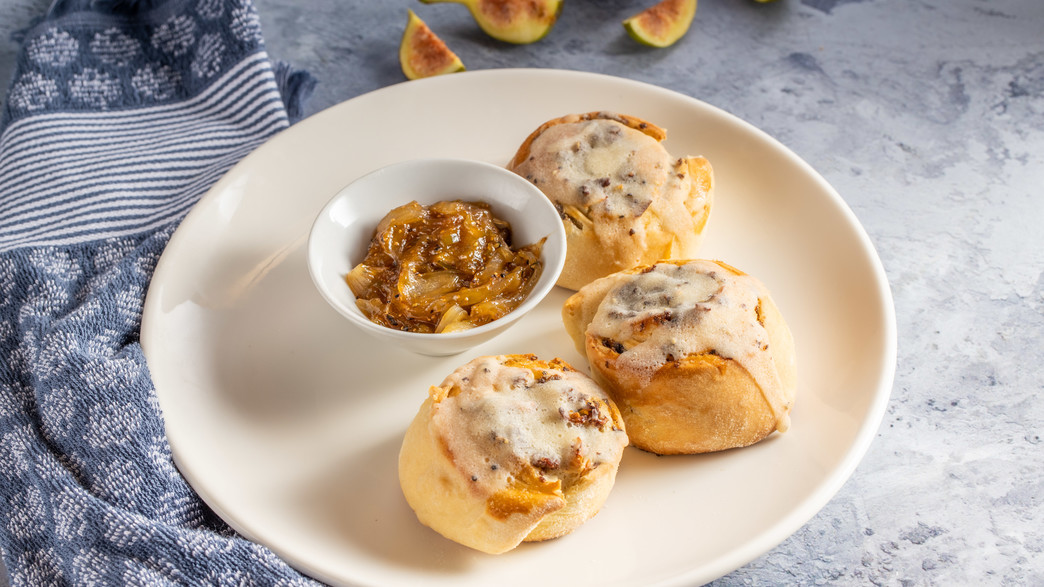 "סינבון" - מאפה ממולא בבשר וקינמון - אסף דיי