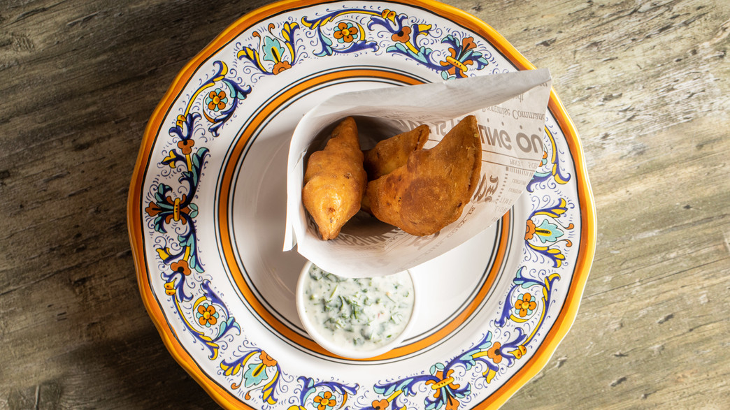 סמוסה ממולאת עדשים צהובות ותפו"א - תאיר מורדוך