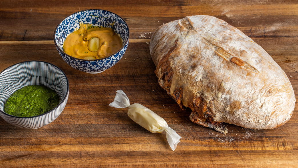 לחם עם גבינת עיזים וכרישה - איתיאלה היאט