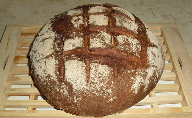 לחם מקמח מלא ושיפון - מוכן (צילום: אביבה פיבקו)