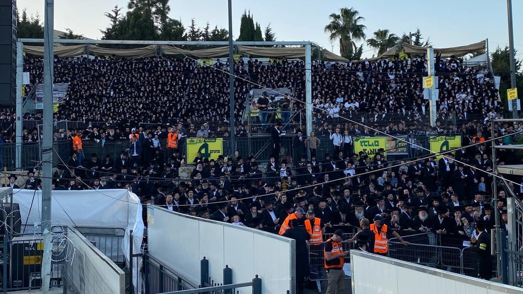 המונים בהילולה במירון