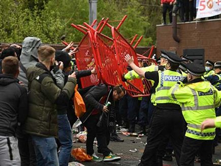 המחאה נגררה לפסים אלימים (Getty)