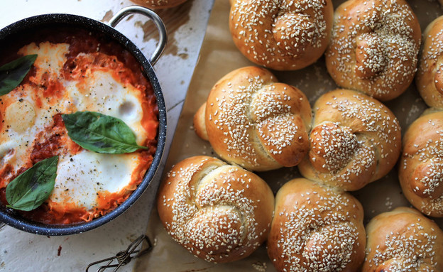 לחמניות לשקשוקה מקרוב