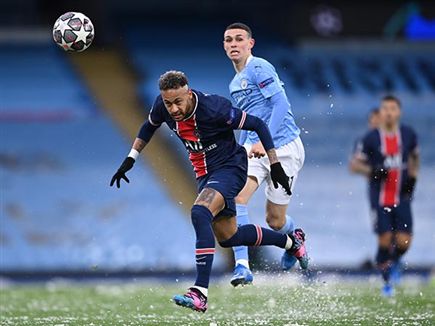 ניימאר התקשה בשלג של מנצ'סטר (GETTY)