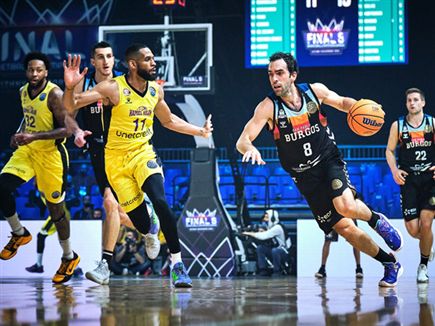 בניטה נצץ מעל כולם (FIBA)